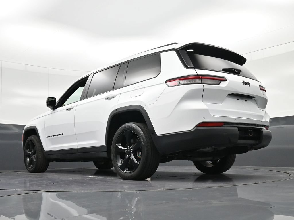 Used 2023 Jeep Grand Cherokee L Laredo RWD image 27