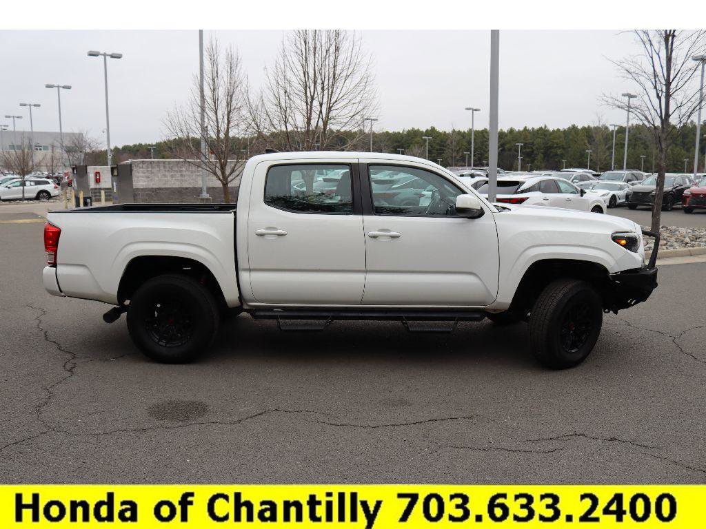 Used 2017 Toyota Tacoma SR image 8