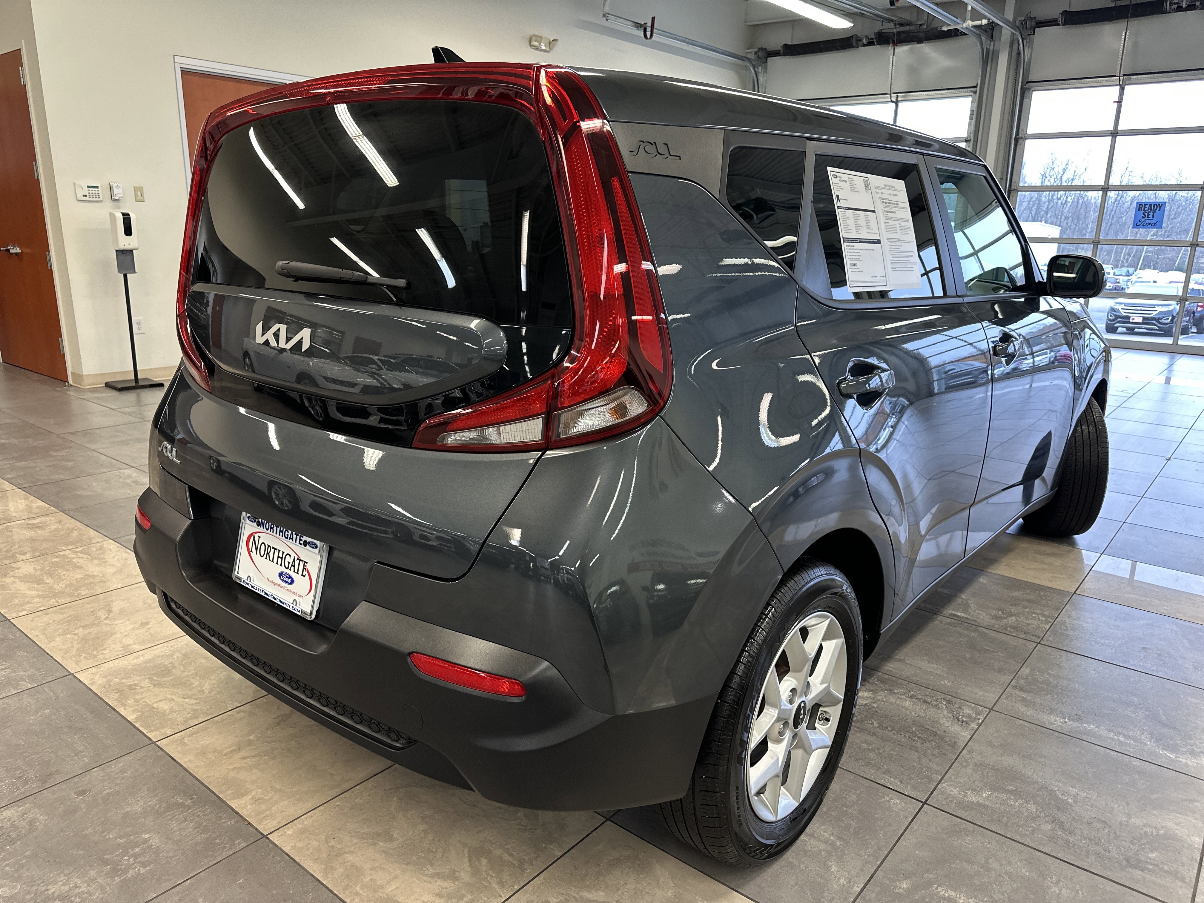 Used 2022 Kia Soul LX w/ Technology Package image 11