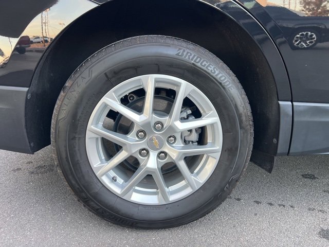 Used 2023 Chevrolet Equinox LT w/ Driver Convenience Package image 4