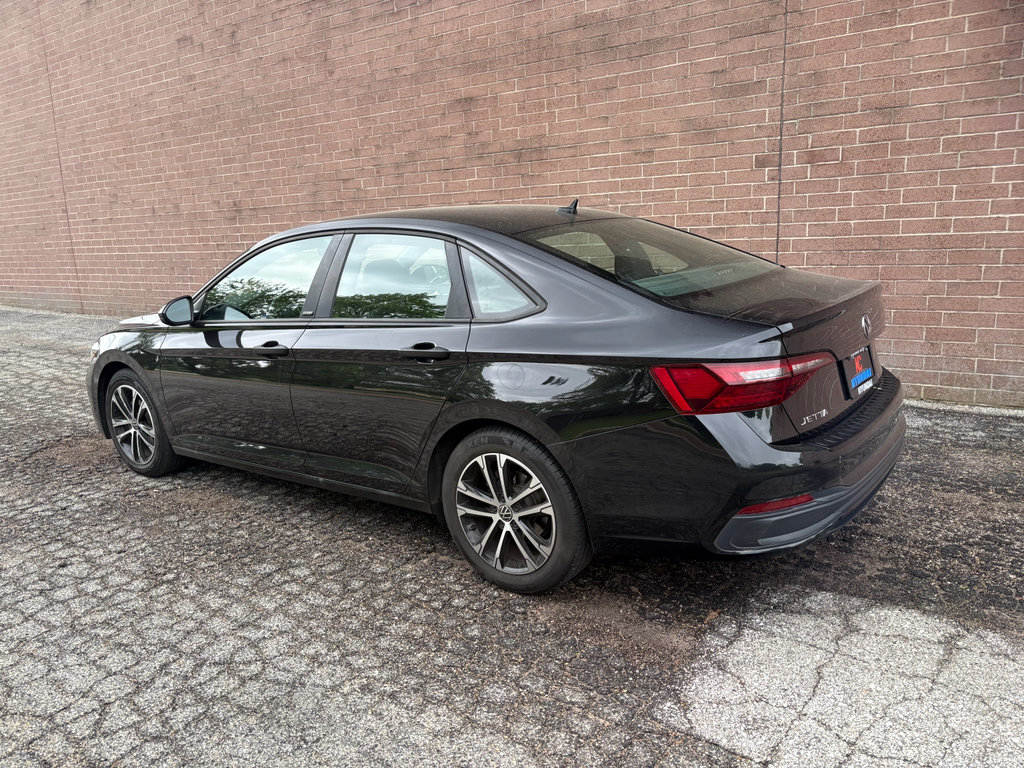 Used 2024 Volkswagen Jetta Sport FWD image 3