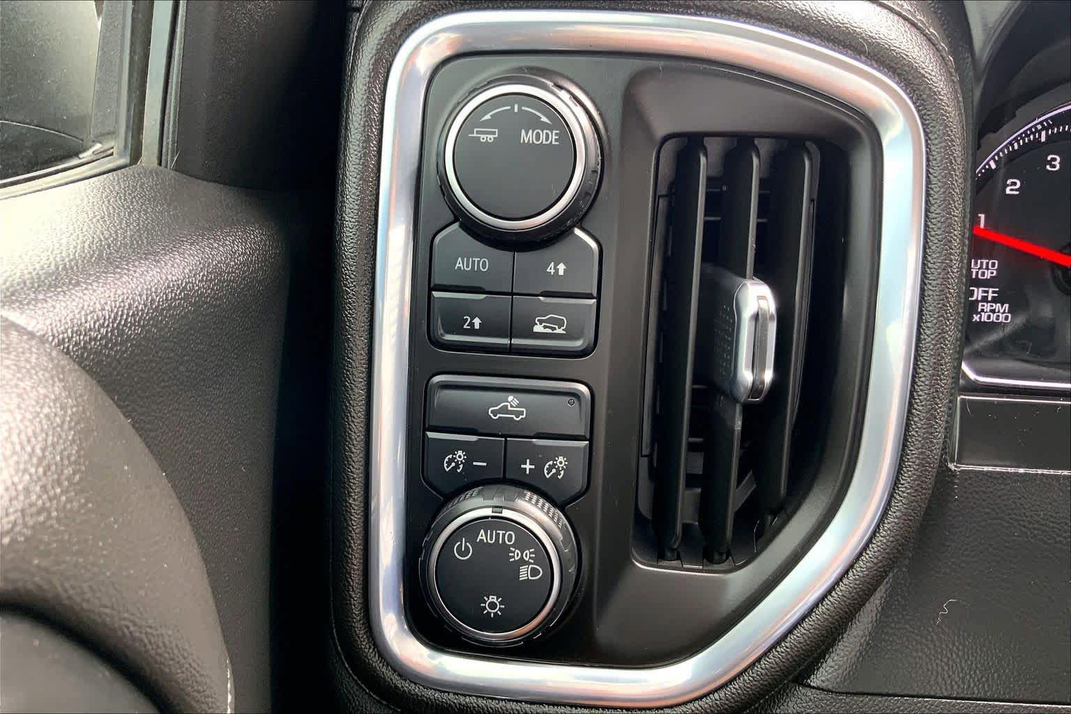 Used 2021 Chevrolet Silverado 1500 LT w/ Texas Edition Plus AWD/4WD image 35