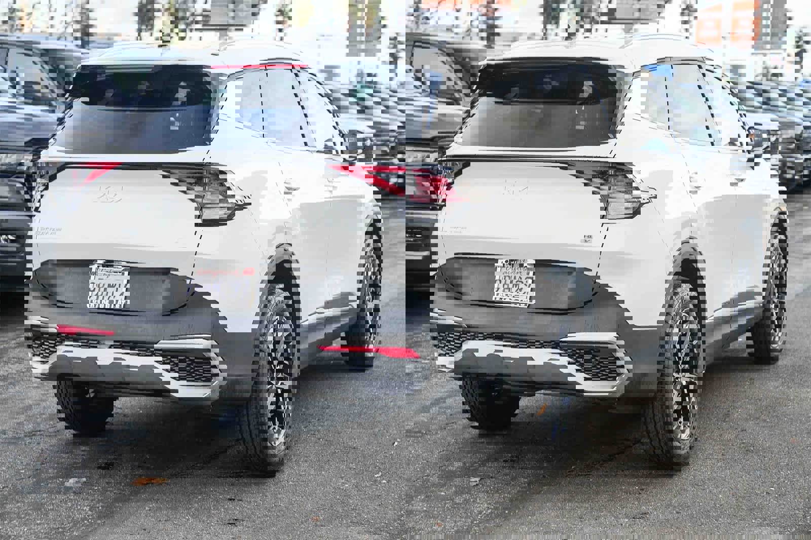 Used 2023 Kia Sportage EX image 4