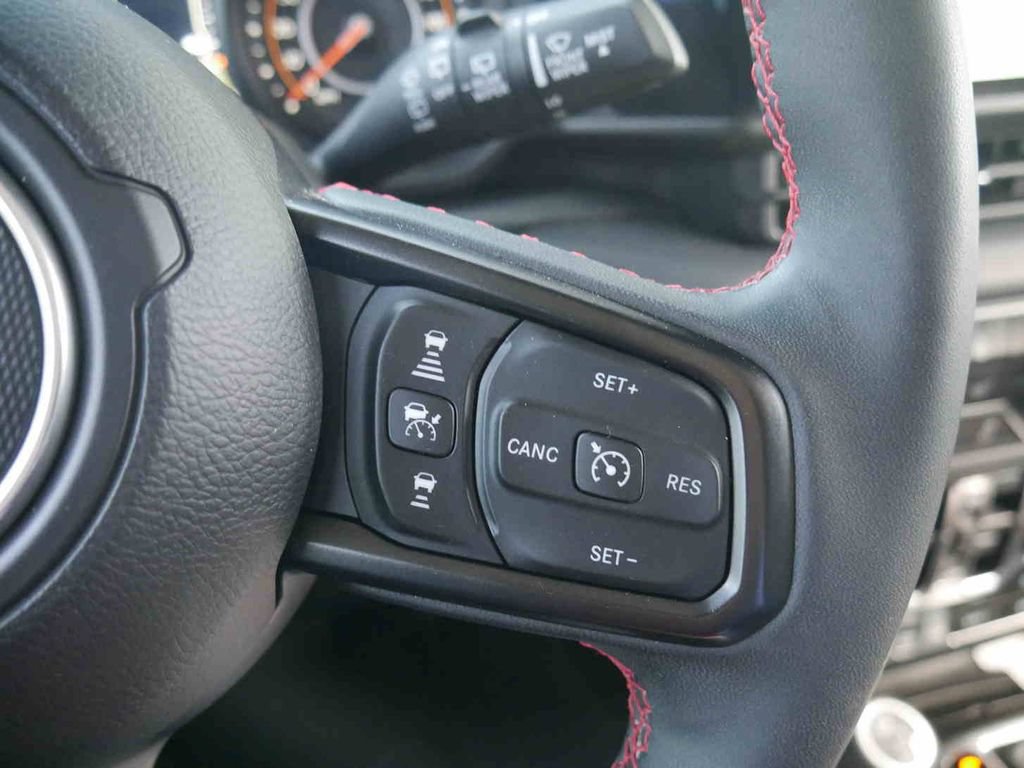 Used 2024 Jeep Wrangler Unlimited Rubicon w/ Technology Group AWD/4WD image 40