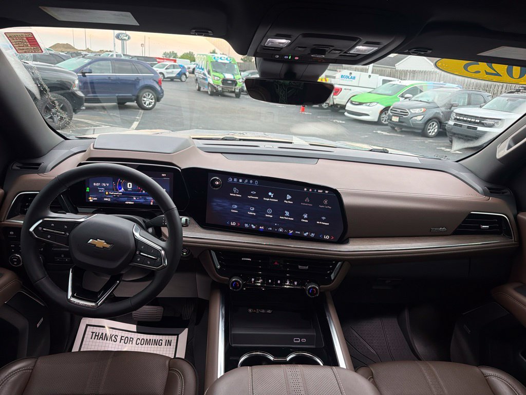 Used 2025 Chevrolet Tahoe High Country AWD/4WD image 14