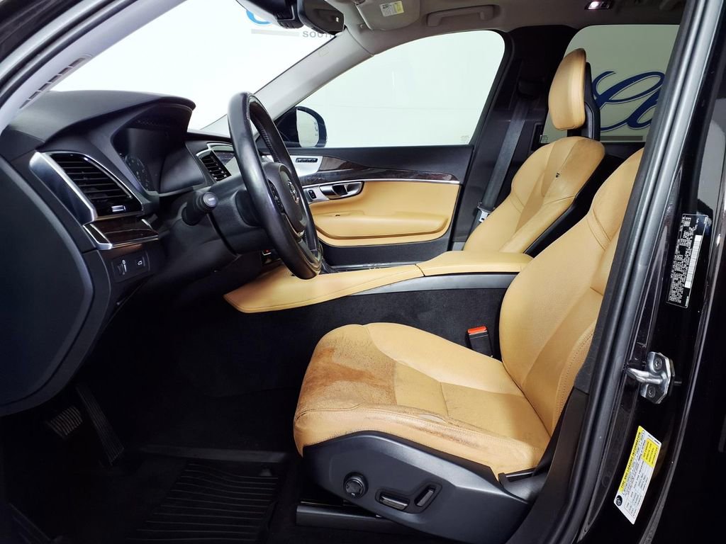 Used 2016 Volvo XC90 T6 Momentum w/ Momentum Plus Package AWD/4WD image 7