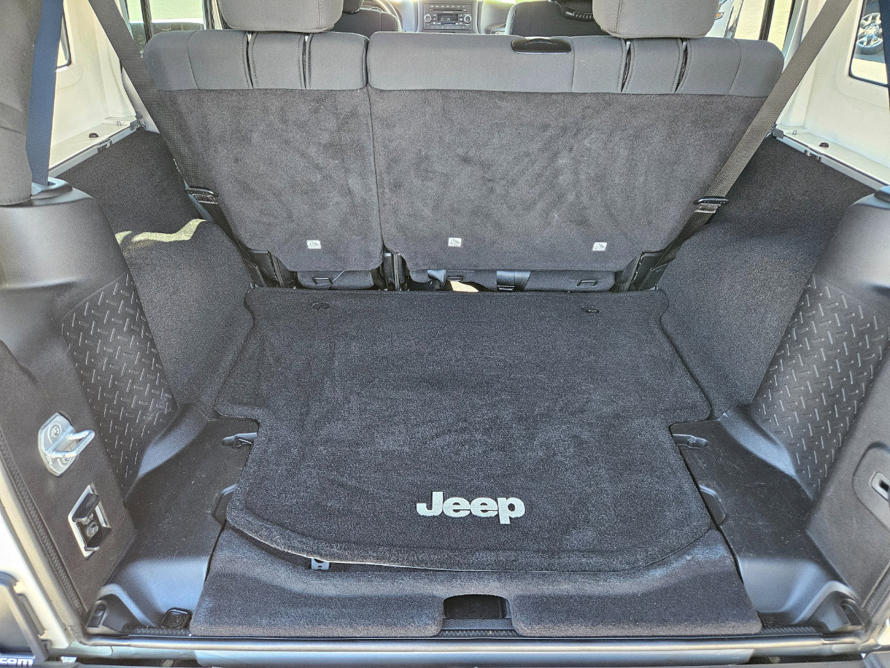 Used 2012 Jeep Wrangler Unlimited Sport image 18