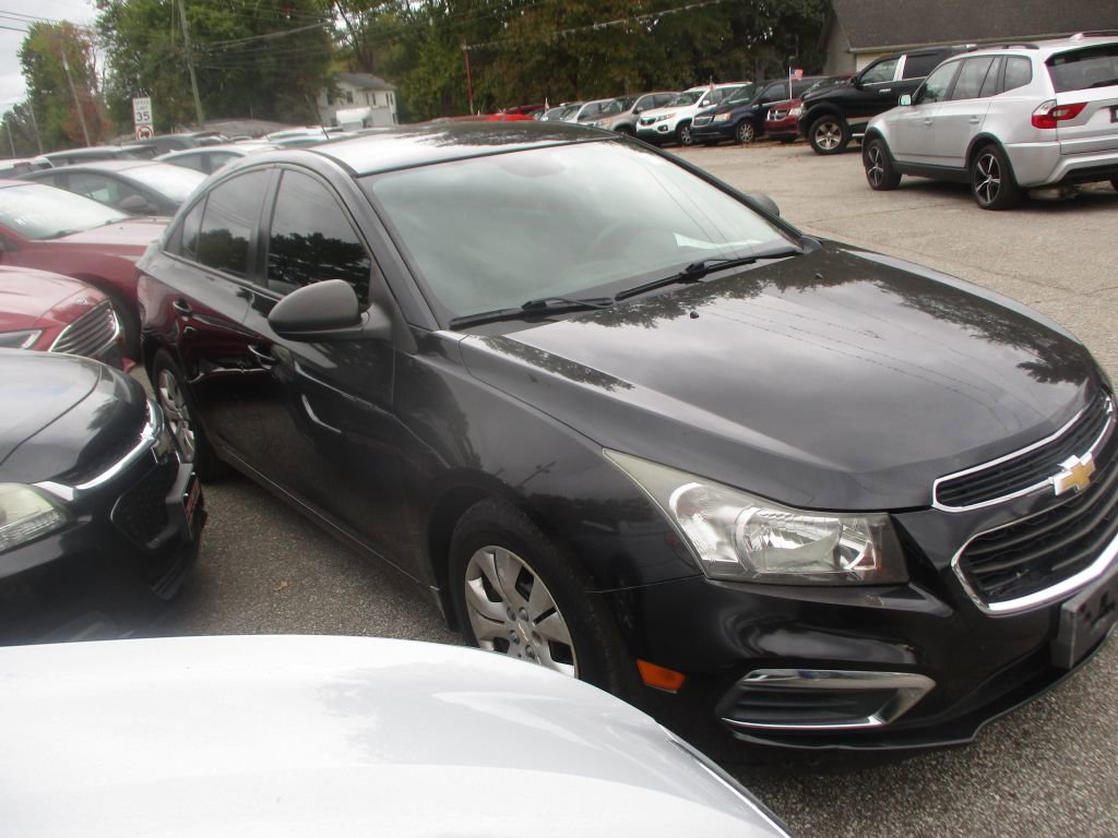 Used 2015 Chevrolet Cruze LS image 3