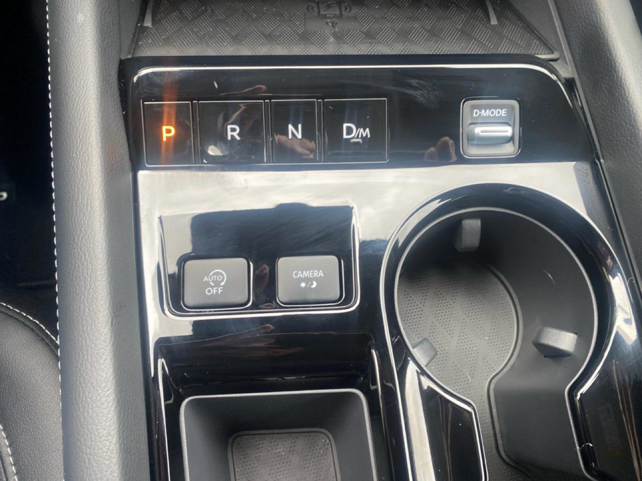Used 2025 Nissan Murano SV AWD/4WD image 18