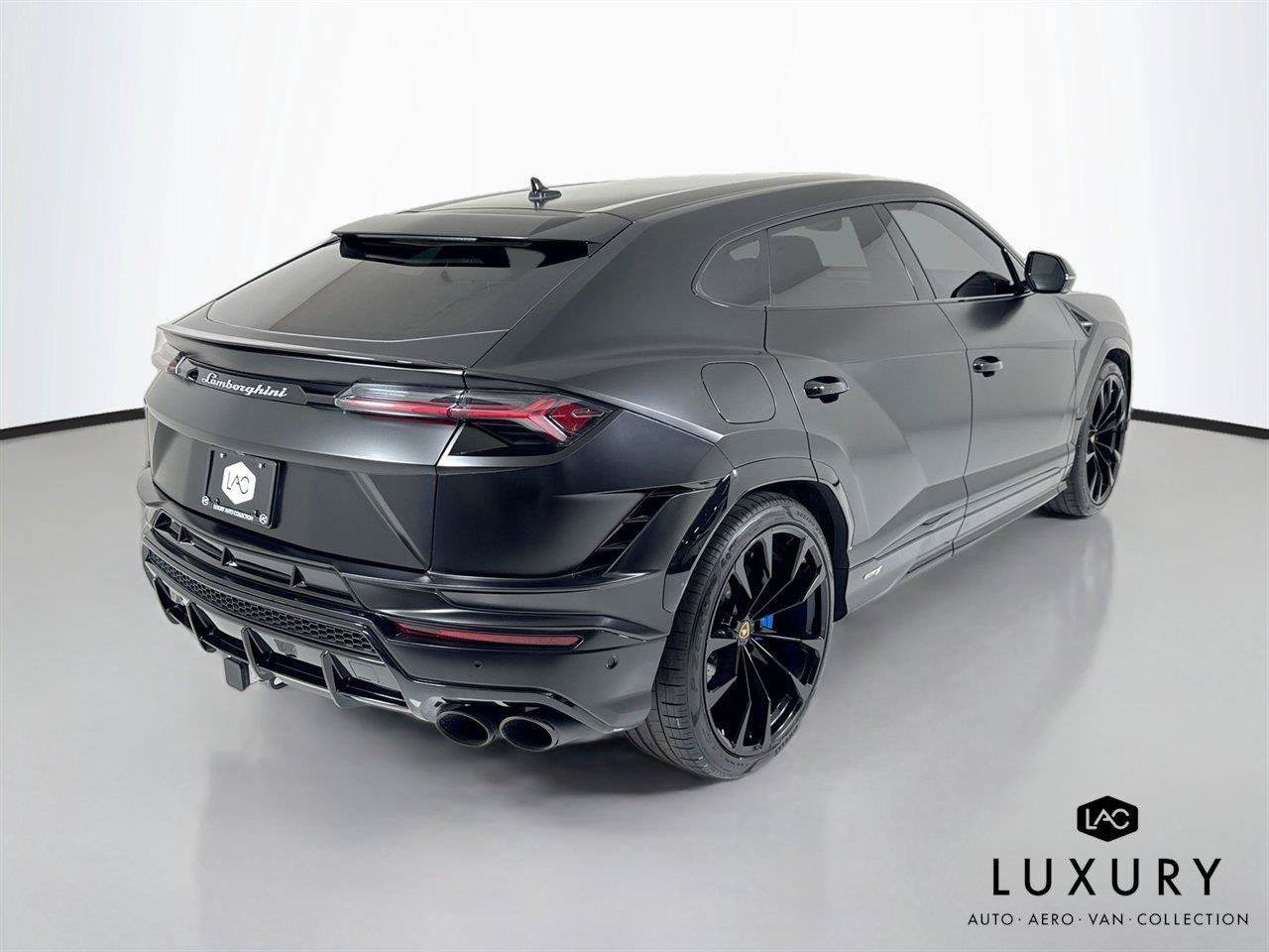 Used 2024 Lamborghini Urus S AWD/4WD image 6