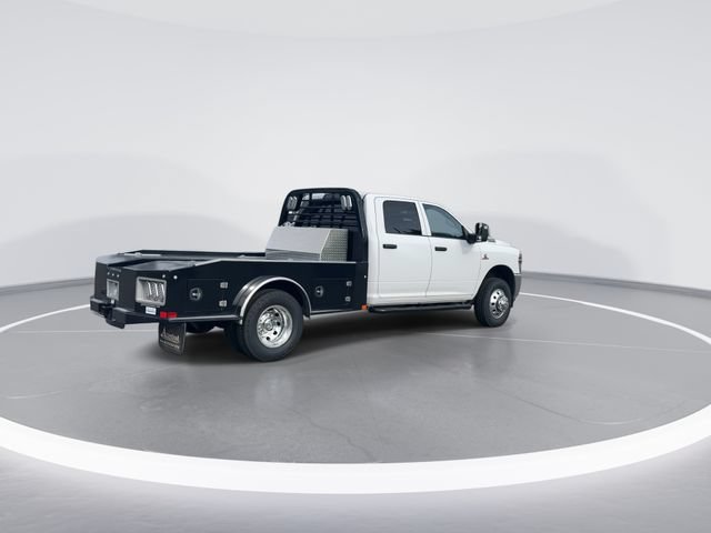 Used 2025 RAM 3500 Tradesman w/ Chrome Appearance Group AWD/4WD image 7