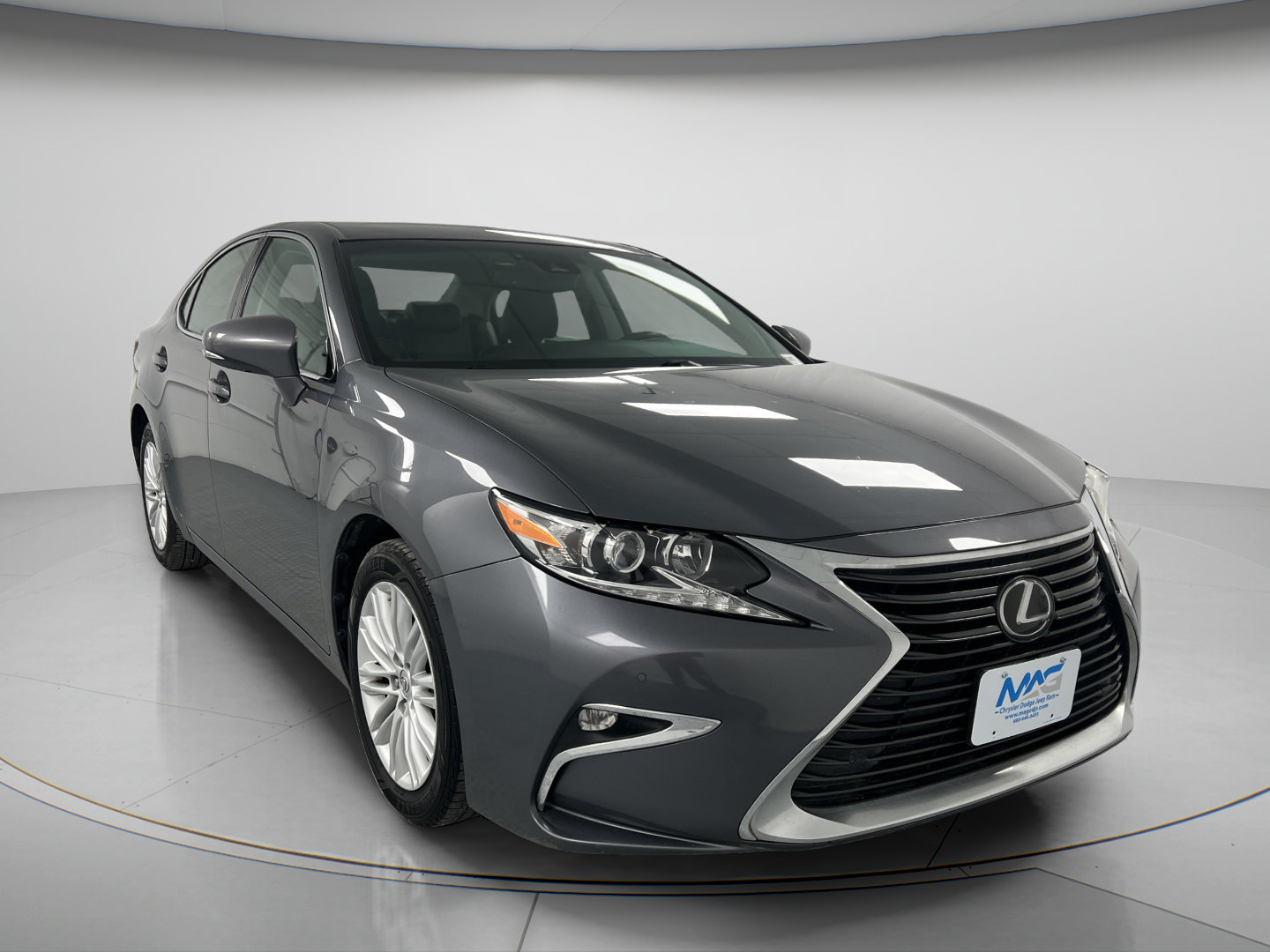 Used 2017 Lexus ES 350 w/ Premium Package FWD image 2