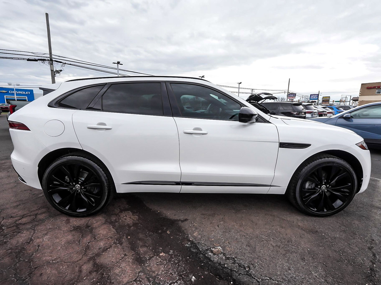 Used 2026 Jaguar F-PACE R-Dynamic S image 54