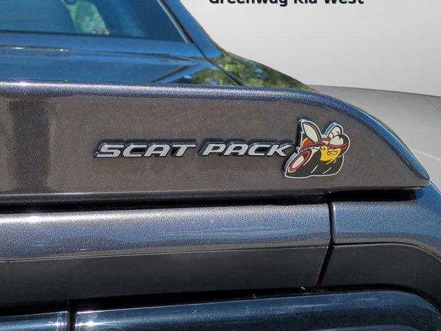 Used 2022 Dodge Challenger R/T Scat Pack RWD image 32