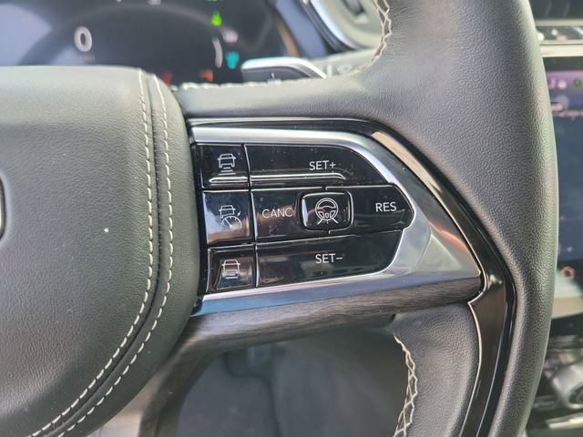 Used 2023 Jeep Grand Cherokee Overland w/ Advanced Protech Group III image 23