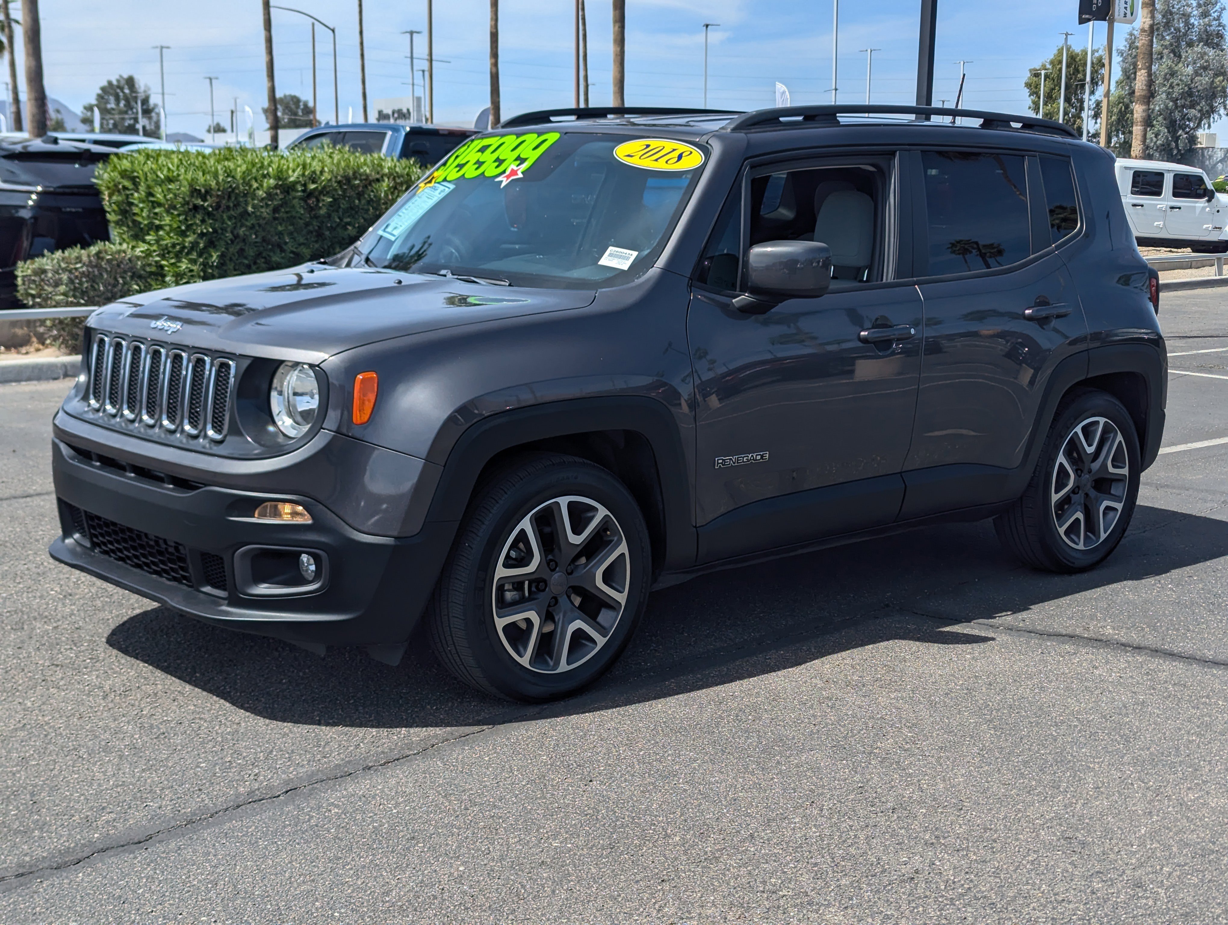 Used 2018 Jeep Renegade Latitude FWD image 5
