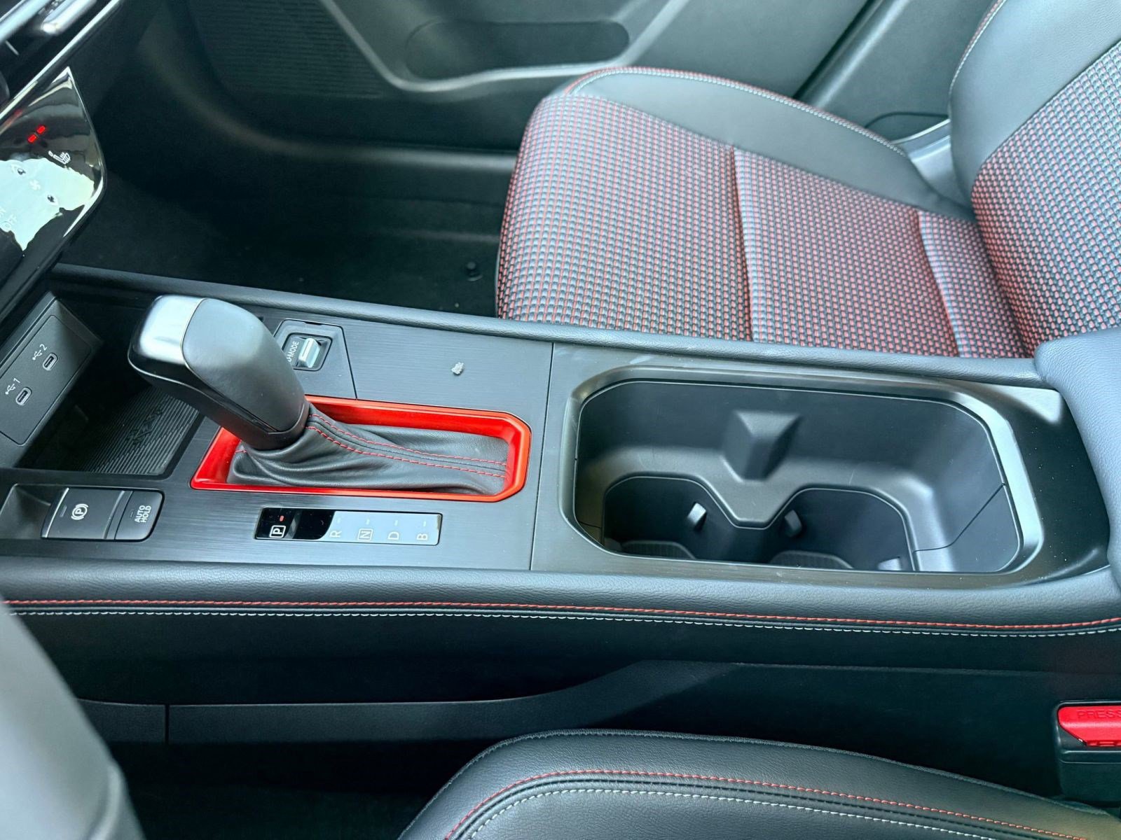 New 2026 Nissan Kicks SR w/ Cold Weather Package image 25