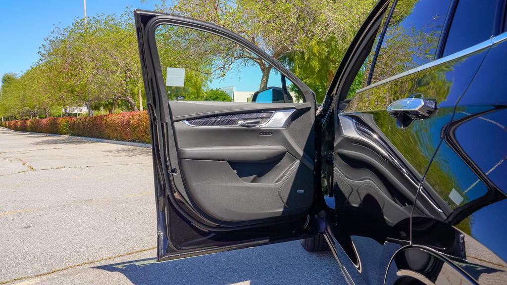 Certified 2025 Cadillac XT6 Premium Luxury w/ Technology Package image 20