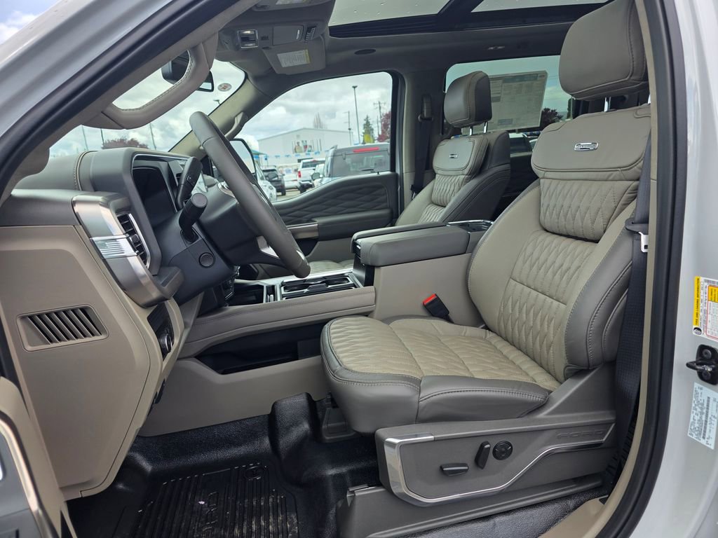 New 2026 Ford F450 Platinum w/ Platinum Plus Package AWD/4WD image 4