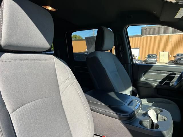 Used 2024 RAM 2500 Big Horn w/ Bed Utility Group image 32