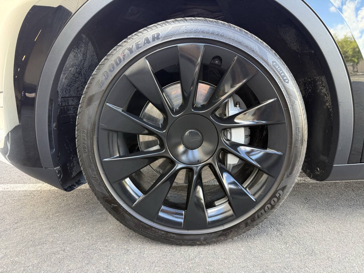 Used 2023 Tesla Model Y Long Range AWD/4WD image 33