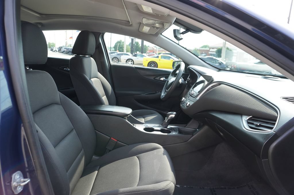 Used 2022 Chevrolet Malibu LT FWD image 28