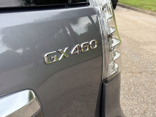 Used 2023 Lexus GX 460 Premium w/ Premium Package AWD/4WD image 11