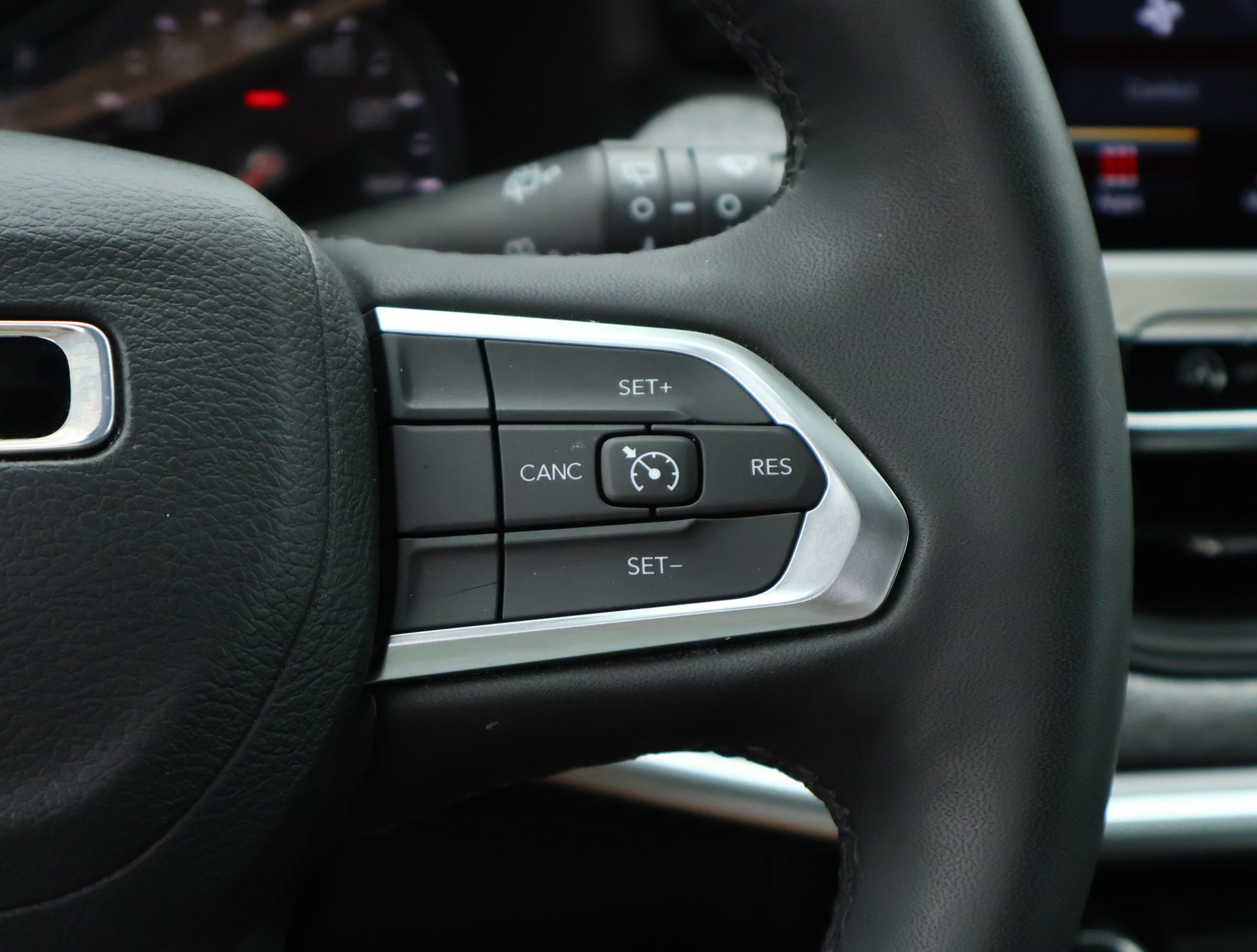 Used 2023 Jeep Compass Latitude AWD/4WD image 15
