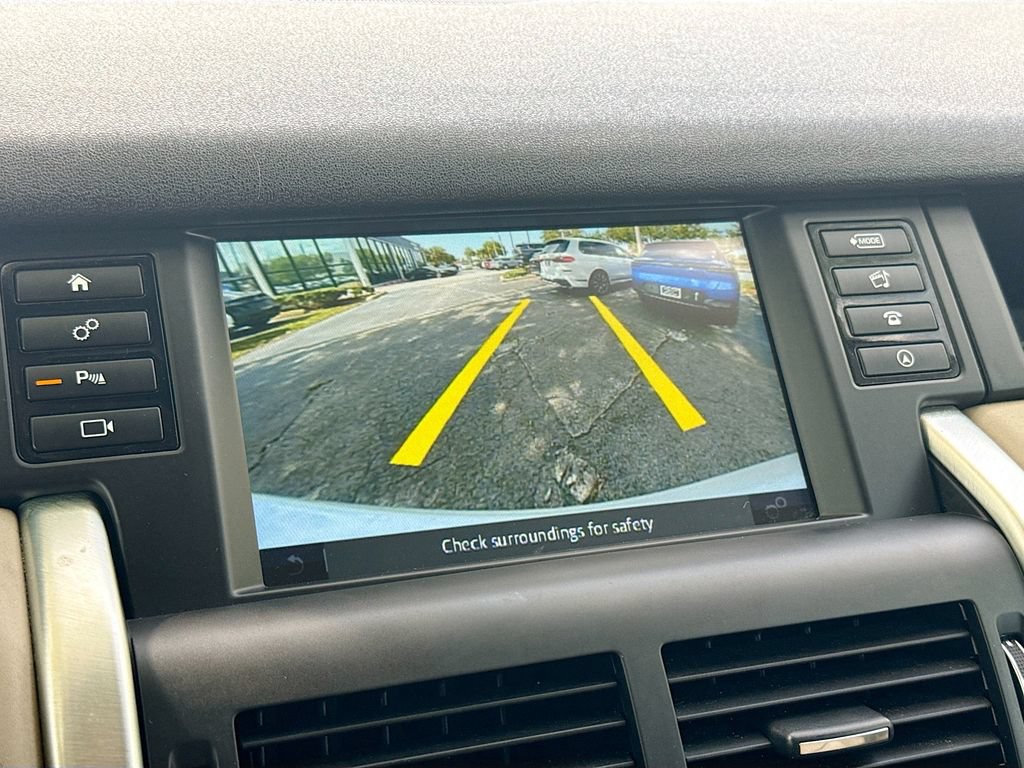Used 2018 Land Rover Discovery Sport HSE AWD/4WD image 14