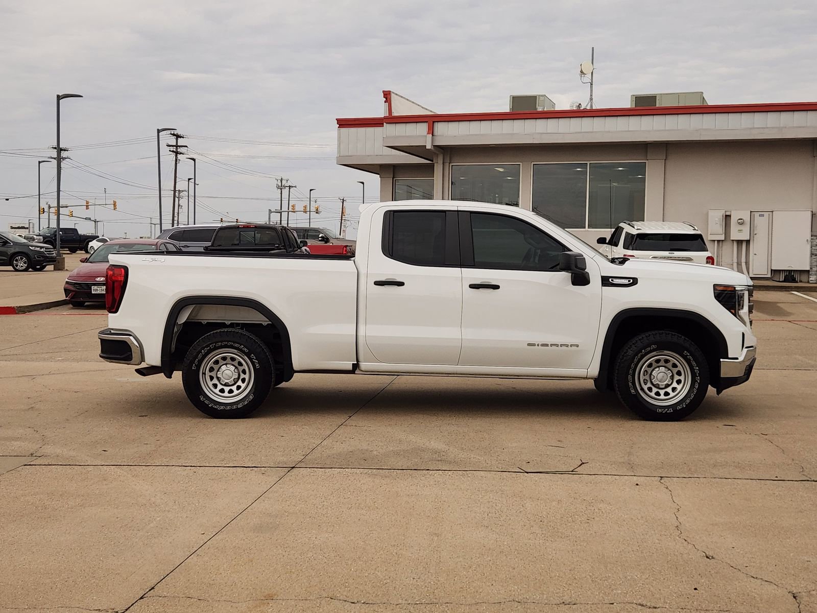 Used 2024 GMC Sierra 1500 Pro w/ Pro Value Package image 7