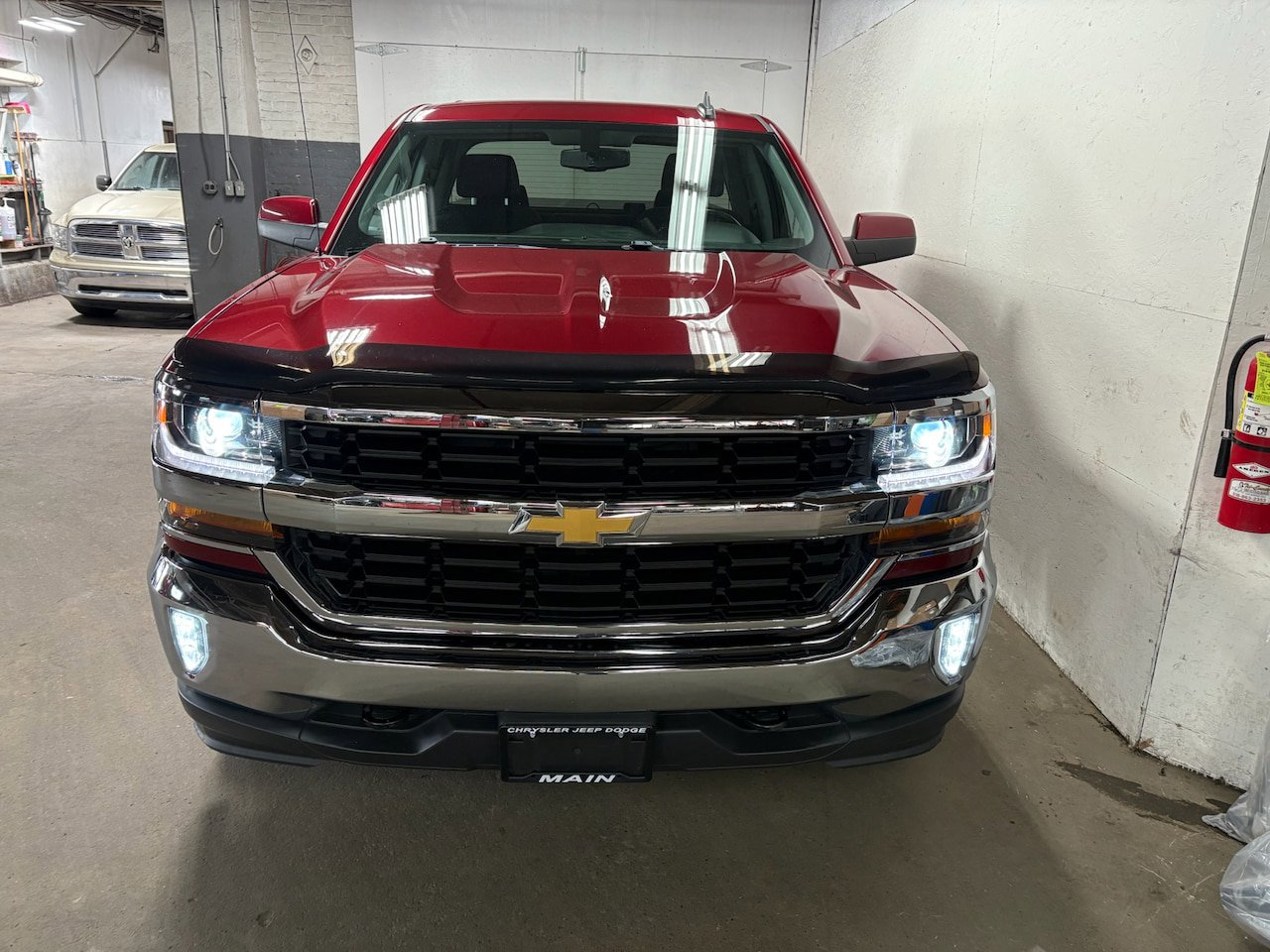 Used 2018 Chevrolet Silverado 1500 LT w/ All Star Edition AWD/4WD image 5