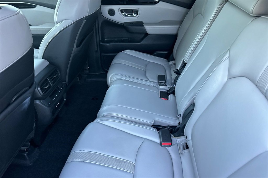 Used 2024 Honda Pilot EX-L image 13