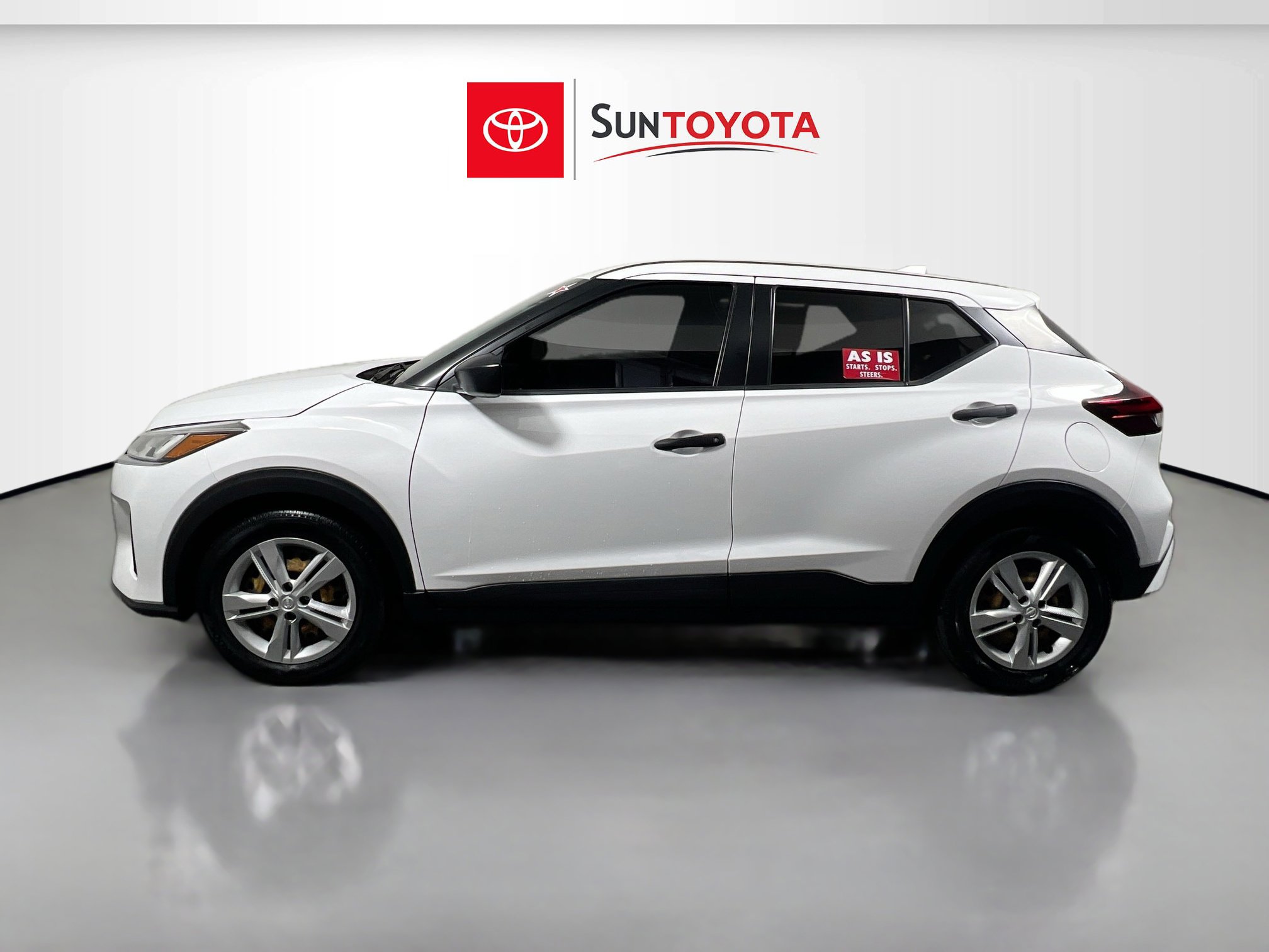 Used 2023 Nissan Kicks S image 7