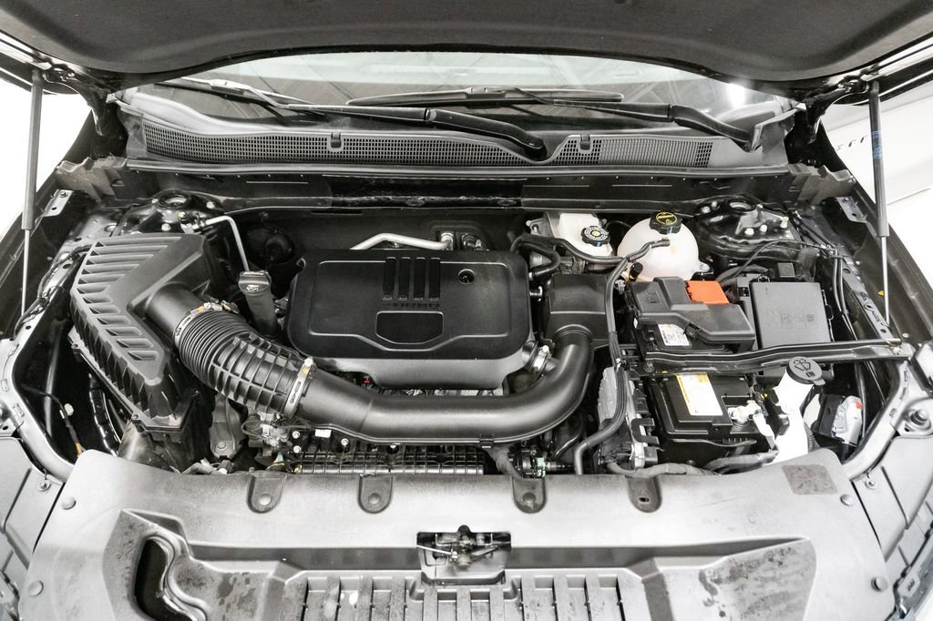 Used 2025 Chevrolet Blazer LT image 3