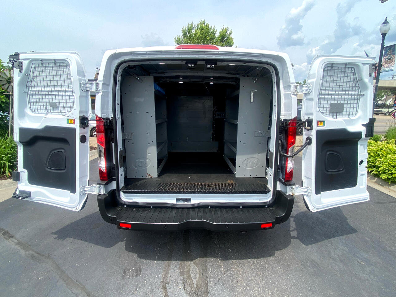 Used 2022 Ford Transit 250 Low Roof AWD image 13