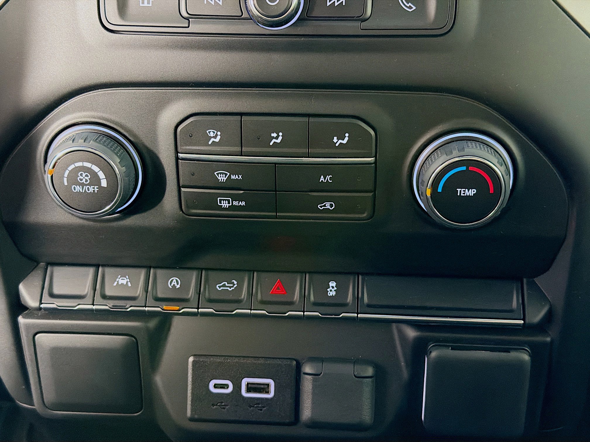 Used 2026 Chevrolet Silverado 1500 Custom w/ Turbomax Blackout Package image 17