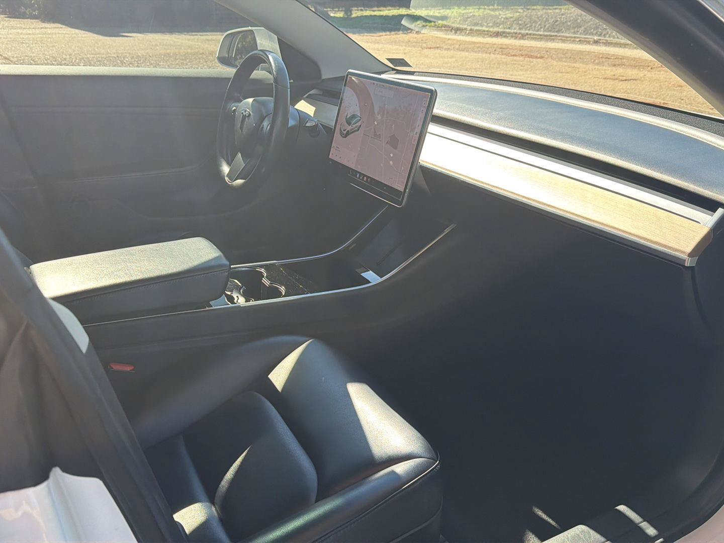 Used 2018 Tesla Model 3 Long Range RWD image 18