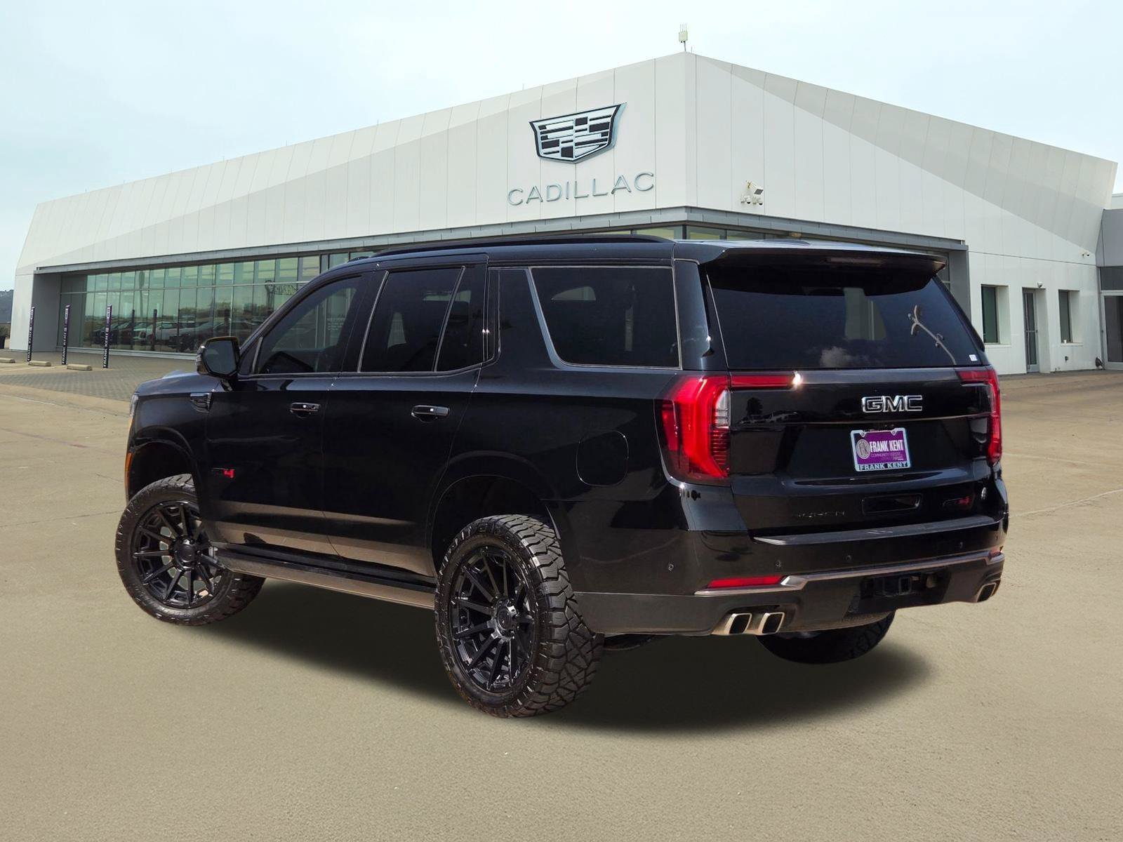 Used 2026 GMC Yukon AT4 Ultimate w/ LPO, Floor Liner Package AWD/4WD image 4
