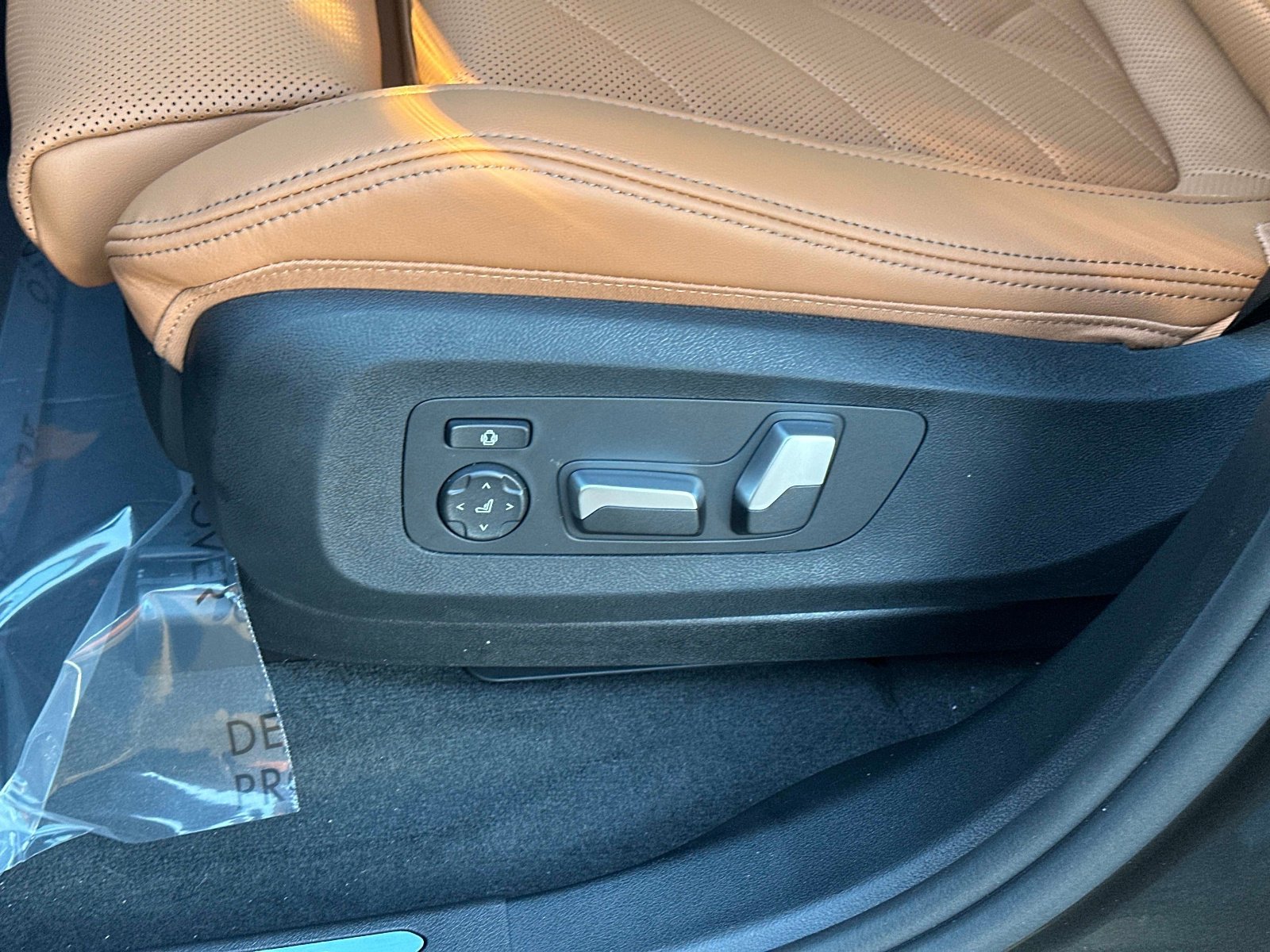 New 2026 BMW X5 xDrive40i w/ M Sport Package AWD/4WD image 19