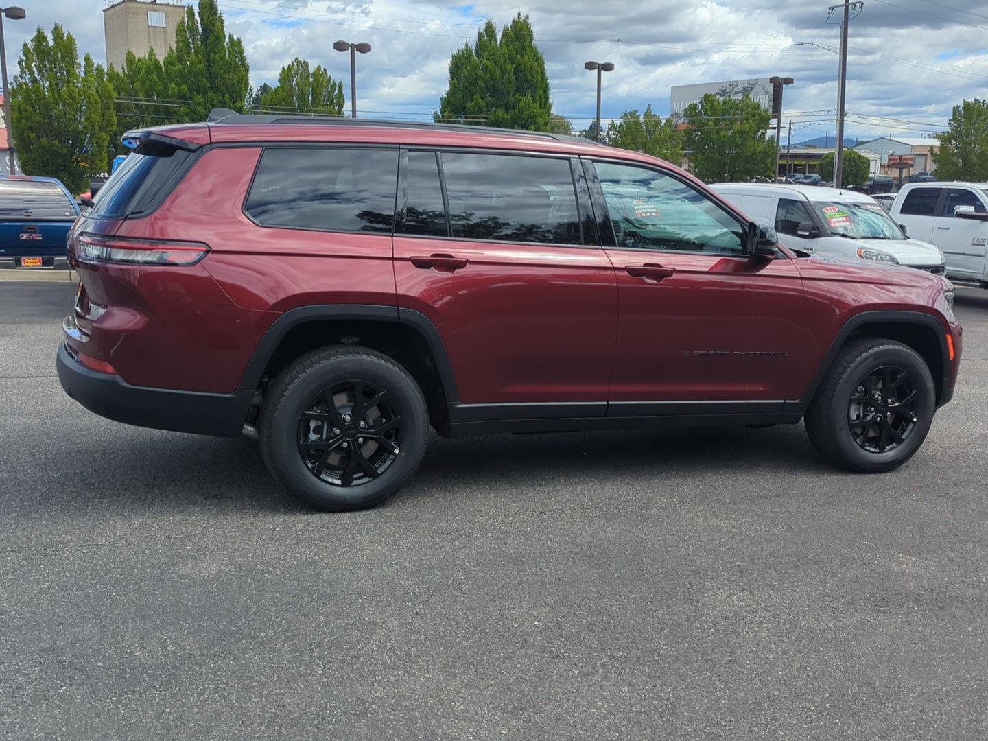 New 2025 Jeep Grand Cherokee L Altitude image 7