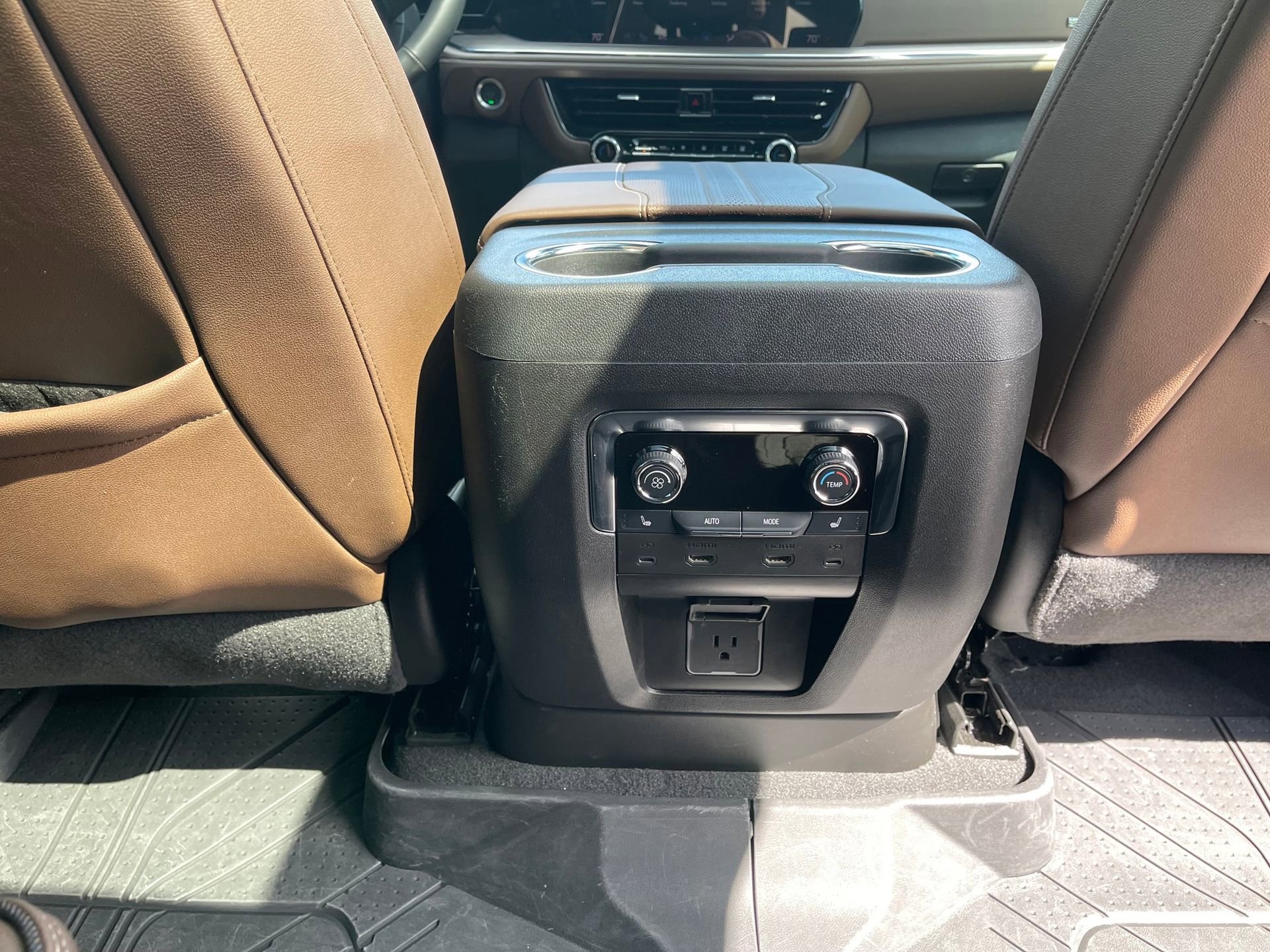 Used 2025 Chevrolet Tahoe High Country image 27