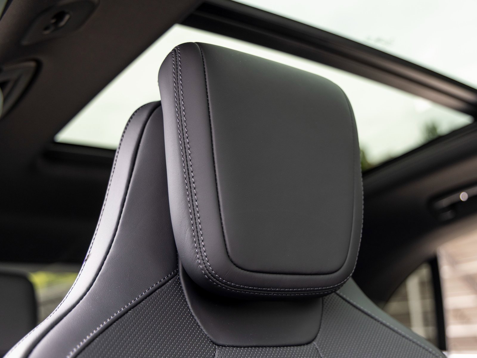 New 2025 Porsche Macan Electric image 53