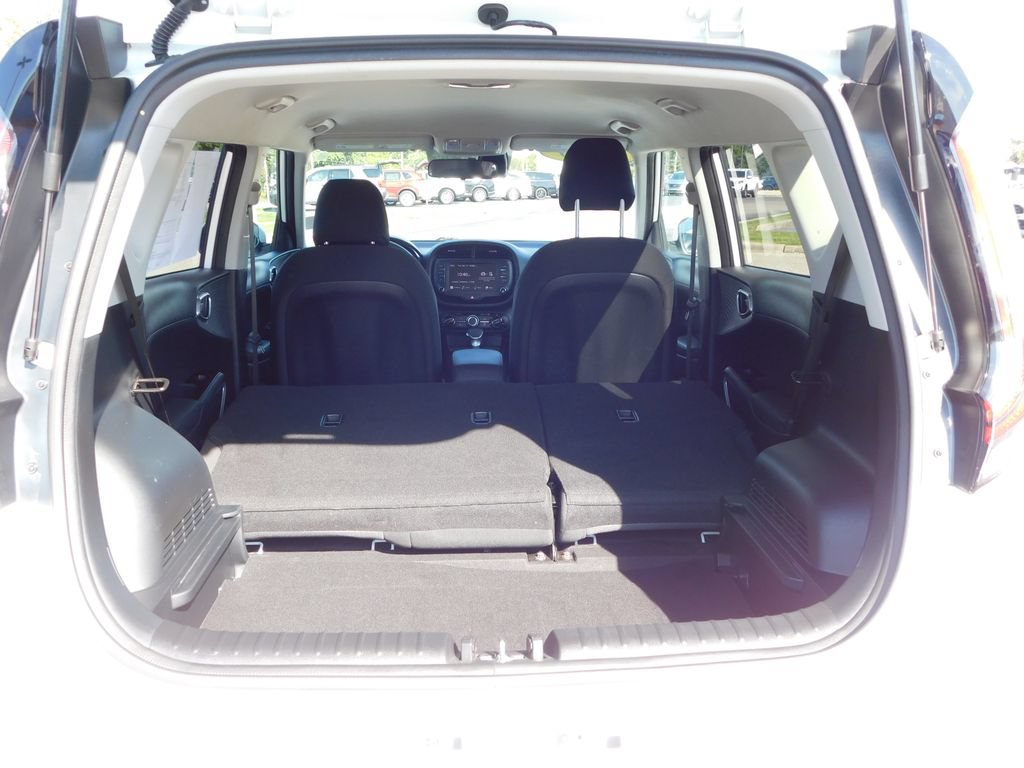 Used 2025 Kia Soul LX w/ LX Technology Package FWD image 22