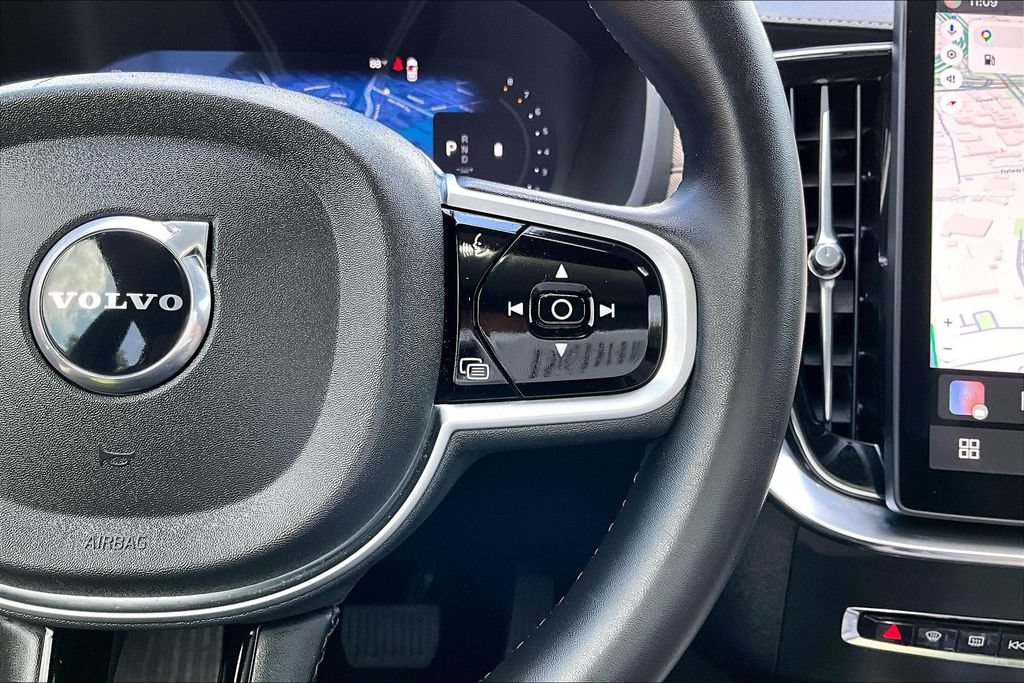 Certified 2025 Volvo XC90 B5 Plus AWD/4WD image 26