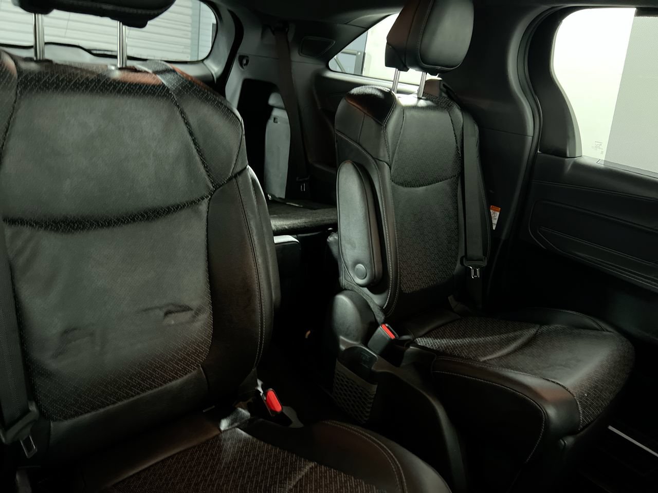 Used 2023 Toyota Sienna XSE FWD image 26