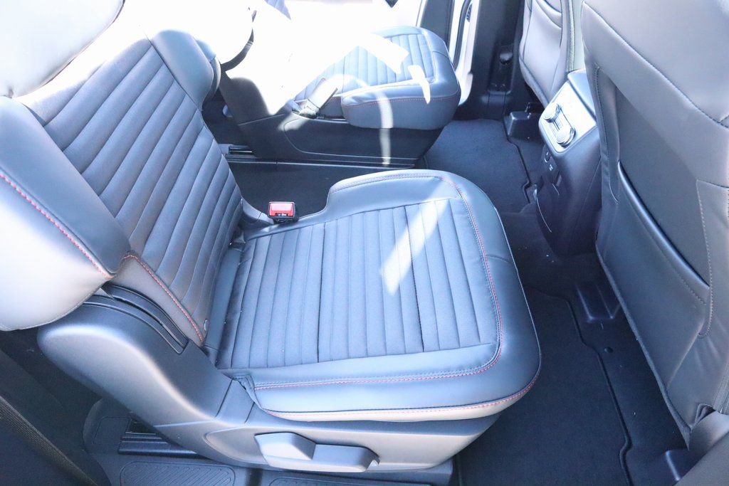 New 2026 Ford Explorer ST-Line w/ ST-Line Street Pack image 16