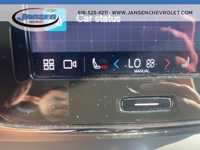 Used 2025 Volvo XC40 B5 Plus image 28