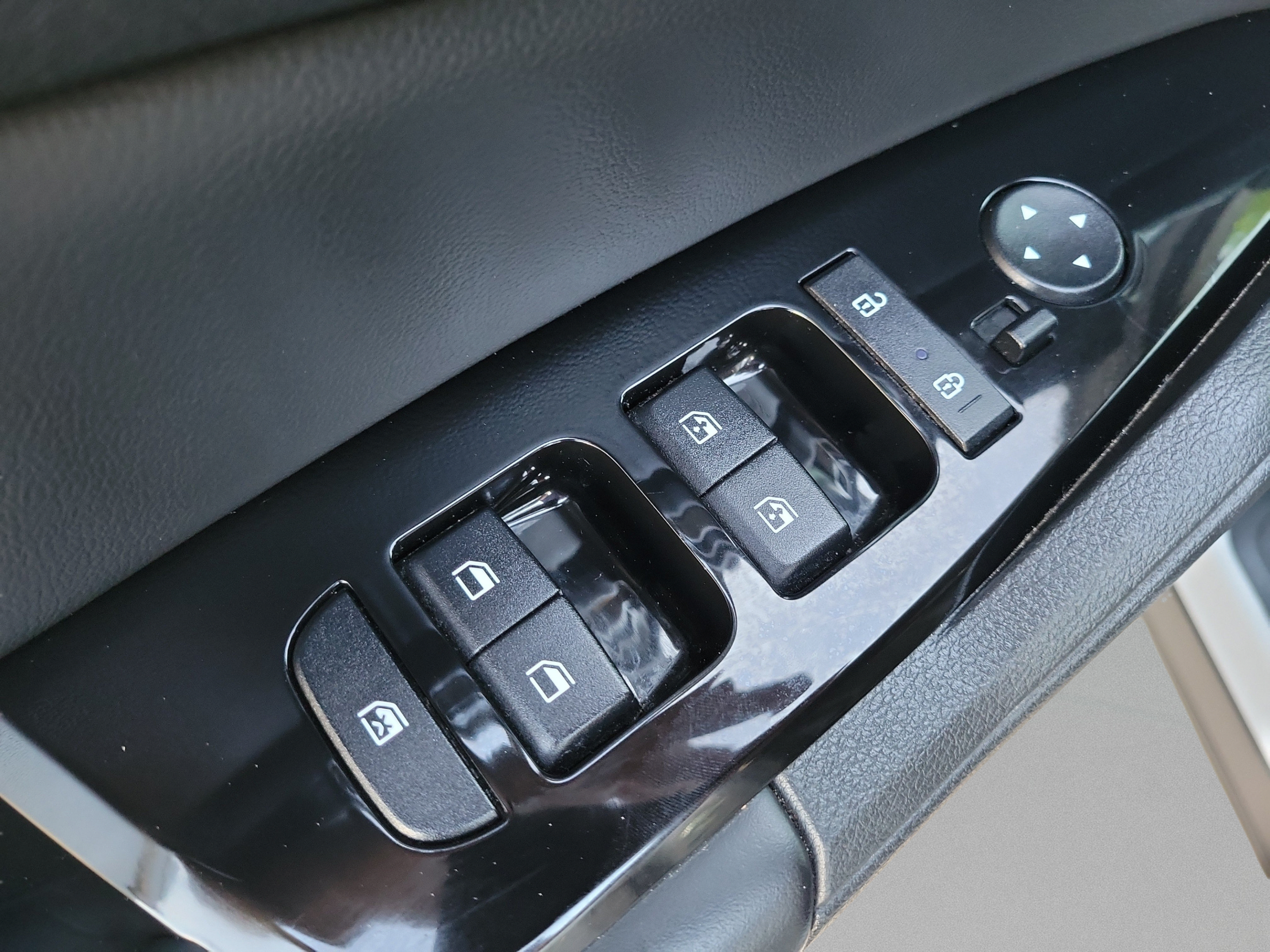 Used 2023 Kia Sportage SX FWD image 17