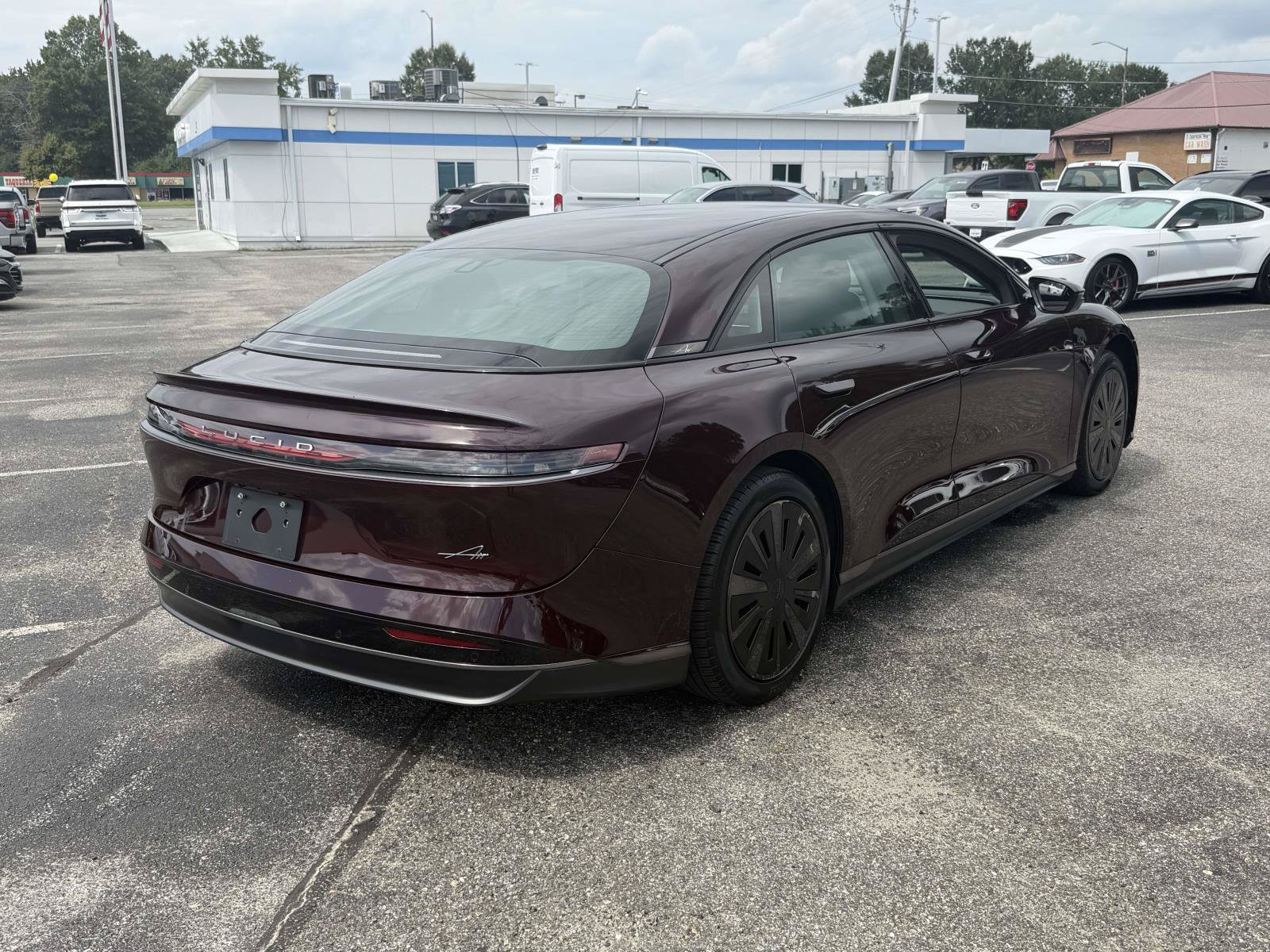 Used 2025 Lucid Air Pure RWD image 2