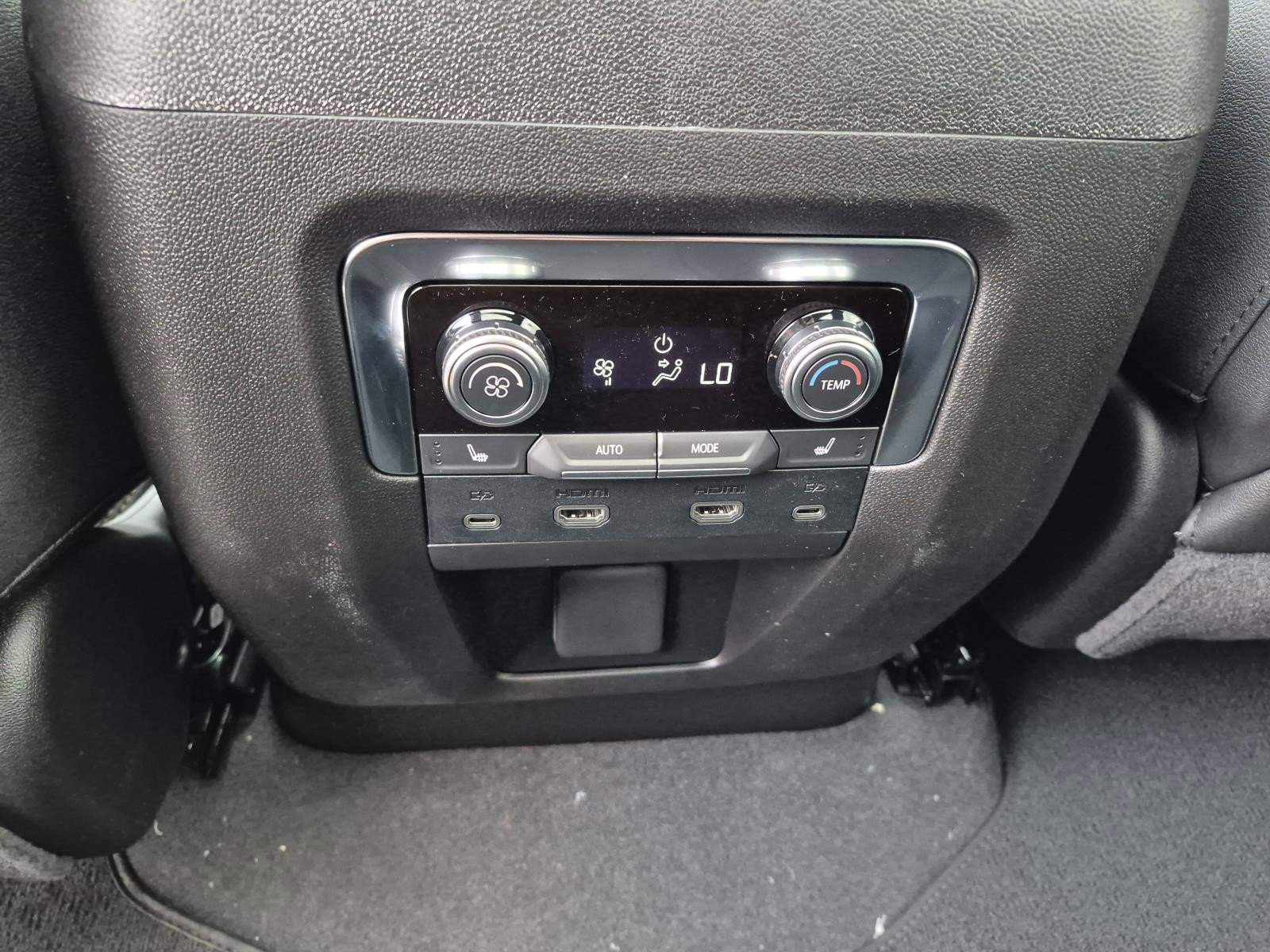 New 2026 GMC Yukon XL AT4 w/ AT4 Premium Plus Package image 14